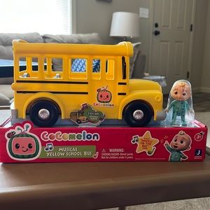 CocoMelon Musical Yellow School Bus